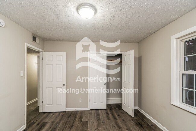 Building Photo - 3536 Torbay Dr