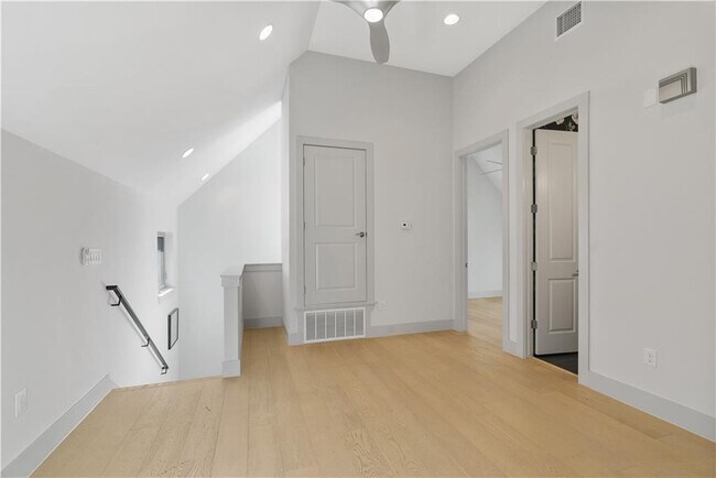 Building Photo - 815 Brazos St