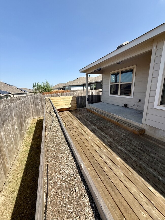 Building Photo - 3908 Ignacio Dr