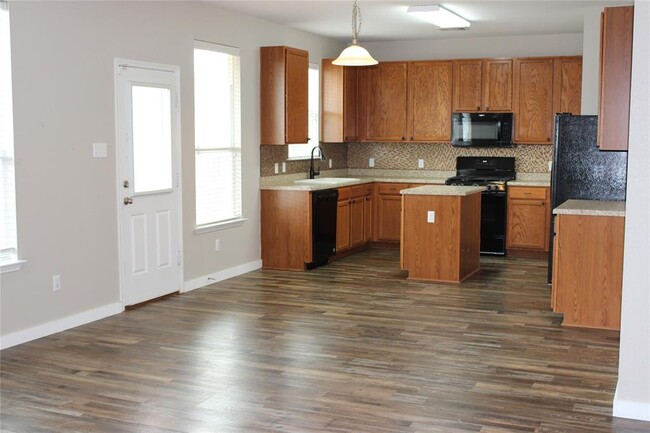 Building Photo - 18354 Basket Flower Bend