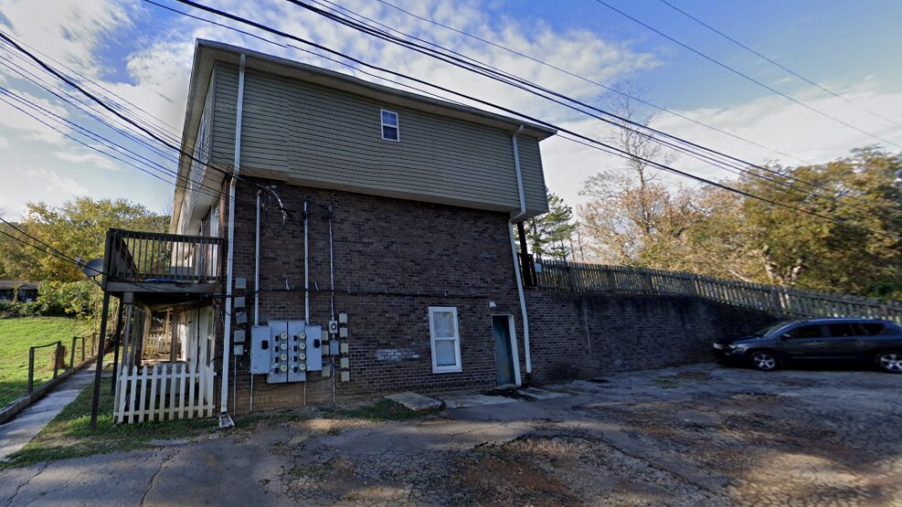 Building Photo - 1207 Holly Ave