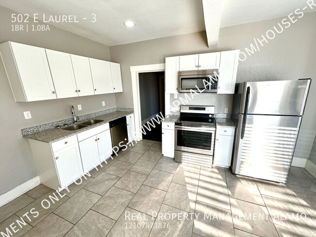 Building Photo - **MOVE IN SPECIAL!** Lovely 1 Bedroom / 1 ...