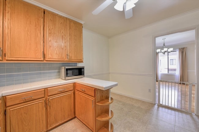 Building Photo - 715 30th Ave