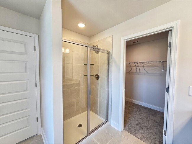 Building Photo - 7325 Yewtree Dr
