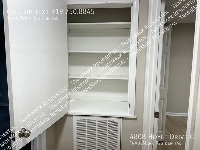 Building Photo - 4808 Hoyle Dr