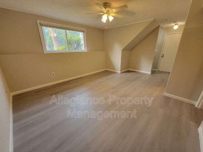 Building Photo - 7598 Springfield Hills Dr