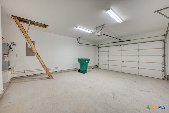 Building Photo - 1516 Stonecrest Dr