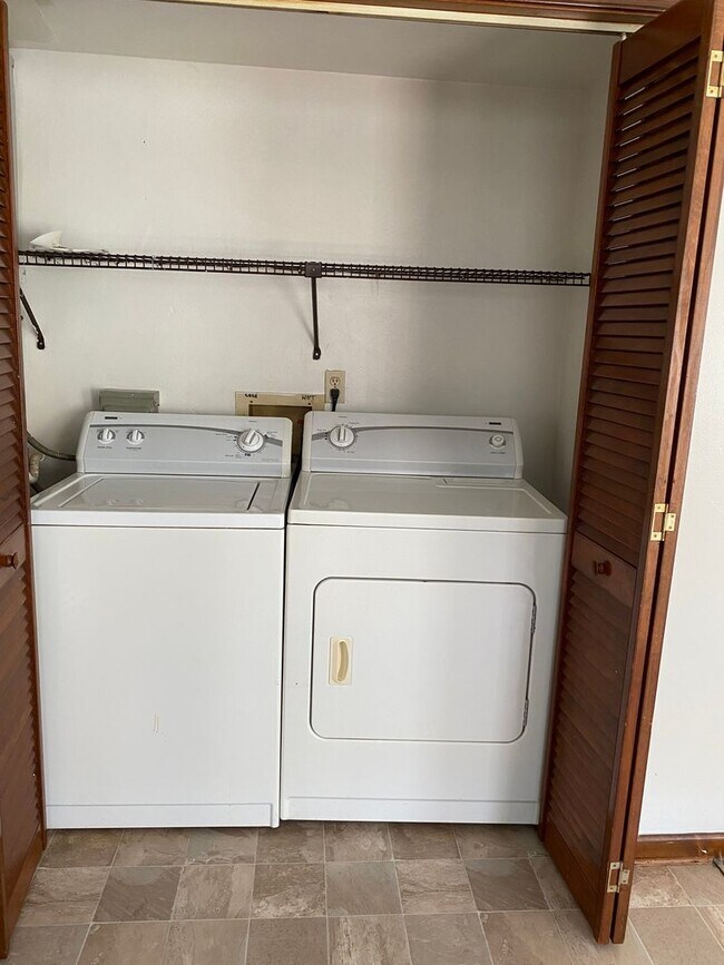 Building Photo - 4807 Bay Winds Ct