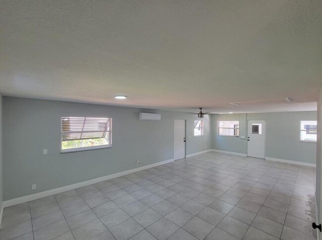 Building Photo - 1395 Neptune Rd