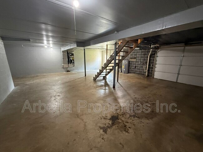 Building Photo - 915 Kendrick Creek Rd