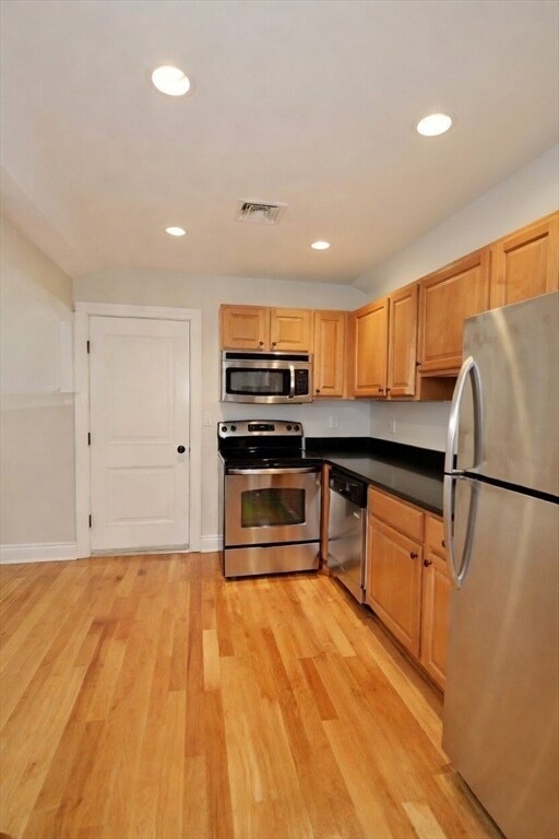 Building Photo - 27 Crosby Rd