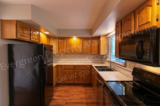 Building Photo - 6437 Edgeware St