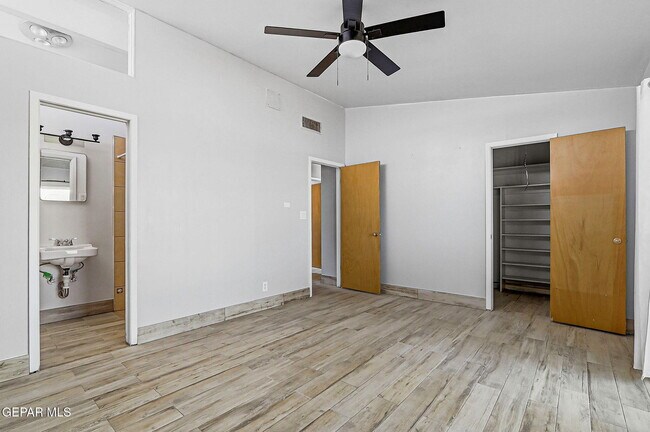 Building Photo - 2801 Polk Ave