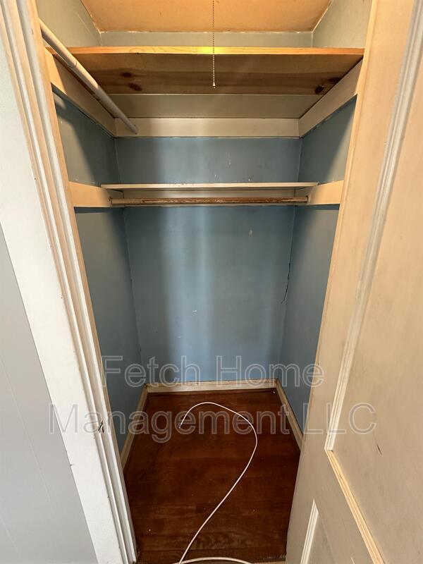 Building Photo - 107 Main St