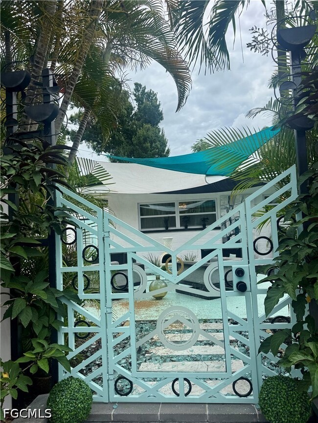 Building Photo - 2710 McGregor Blvd