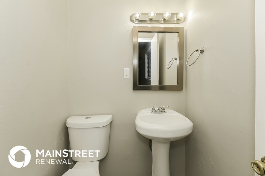 Building Photo - 145 Highland Dr