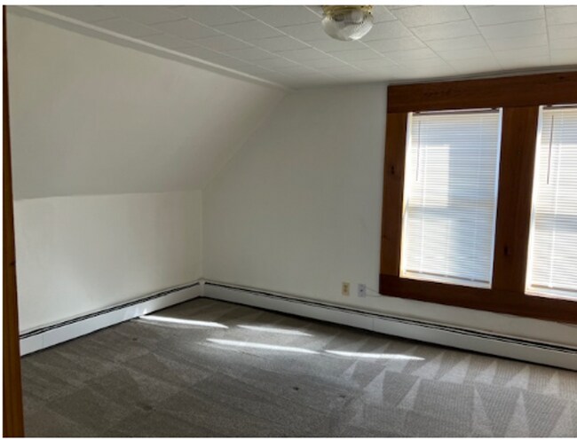 Building Photo - 141 Spruce St