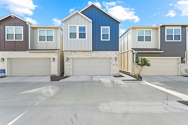 Building Photo - 1519 Beach Oak Dr