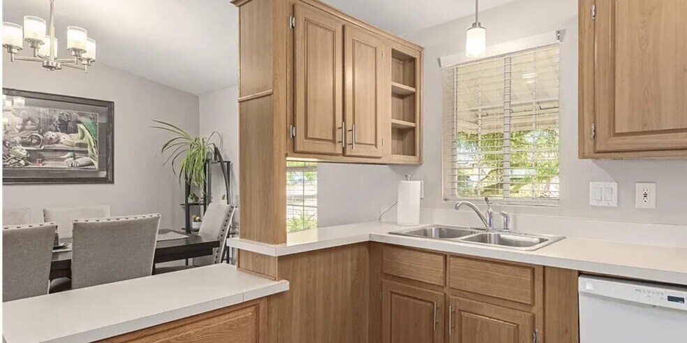 Building Photo - 8195 S Vandemoer Ln