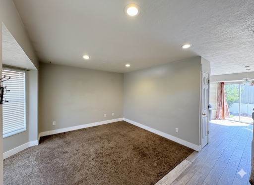 Building Photo - 472 E 350 S St