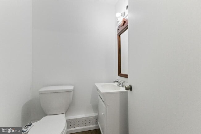 Building Photo - 211 Broad St