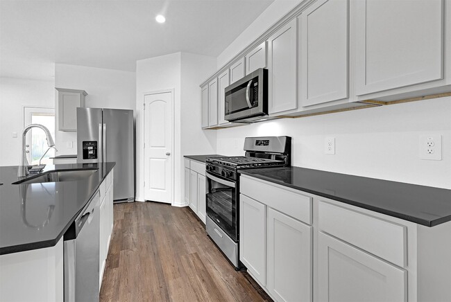 Building Photo - 40623 Spruce Ln