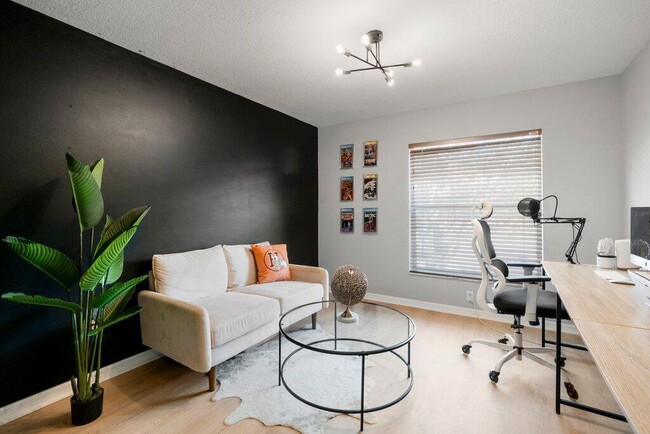 Building Photo - 453 Rainbow Springs Terrace