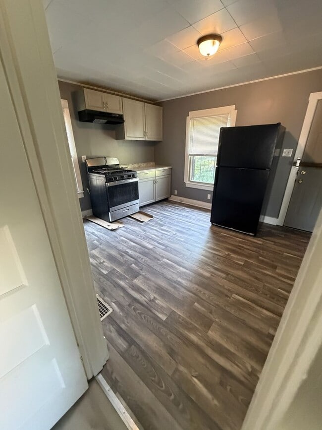 Building Photo - Cozy 3BR/1Ba house with unfinished basement