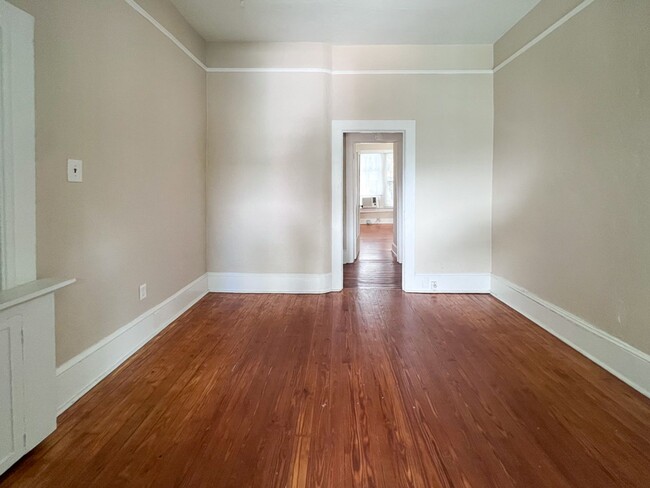 Building Photo - 1BR/1BA UPDATED Apartment in Duck Pond Are...