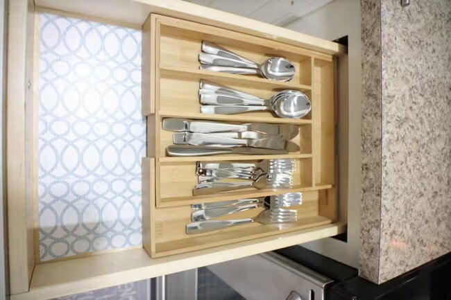 Building Photo - 826 N Lincoln Ave