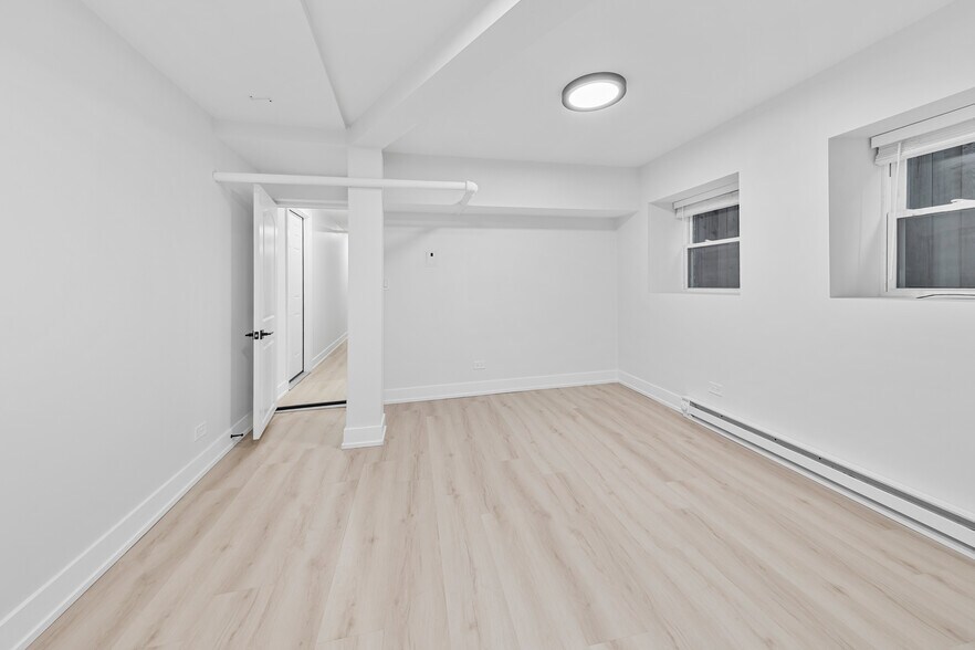Building Photo - 5627 N Wayne Ave