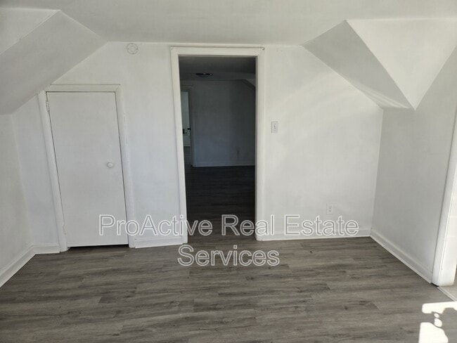 Building Photo - 3625 S Warwick Cir