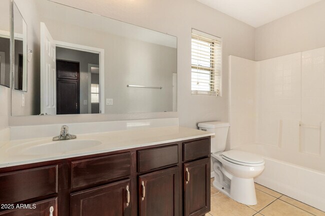 Building Photo - 4115 W Valley View Dr