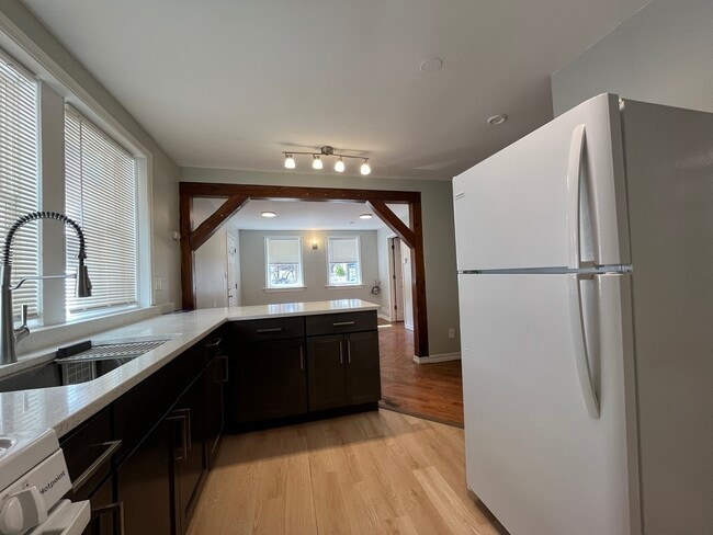 Building Photo - 2163 N Talman Ave