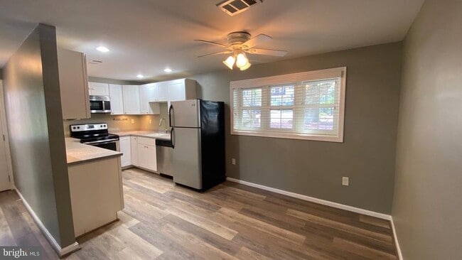 Building Photo - 1524 Marlborough Ct