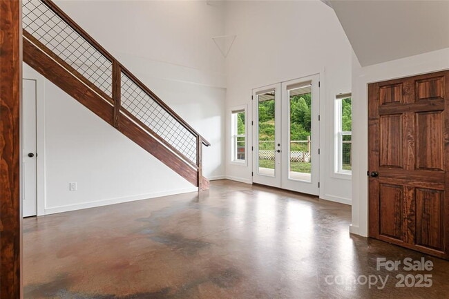 Building Photo - "Charming 1-Bedroom Retreat in Candler - Cozy 650 Sq Ft Haven!"