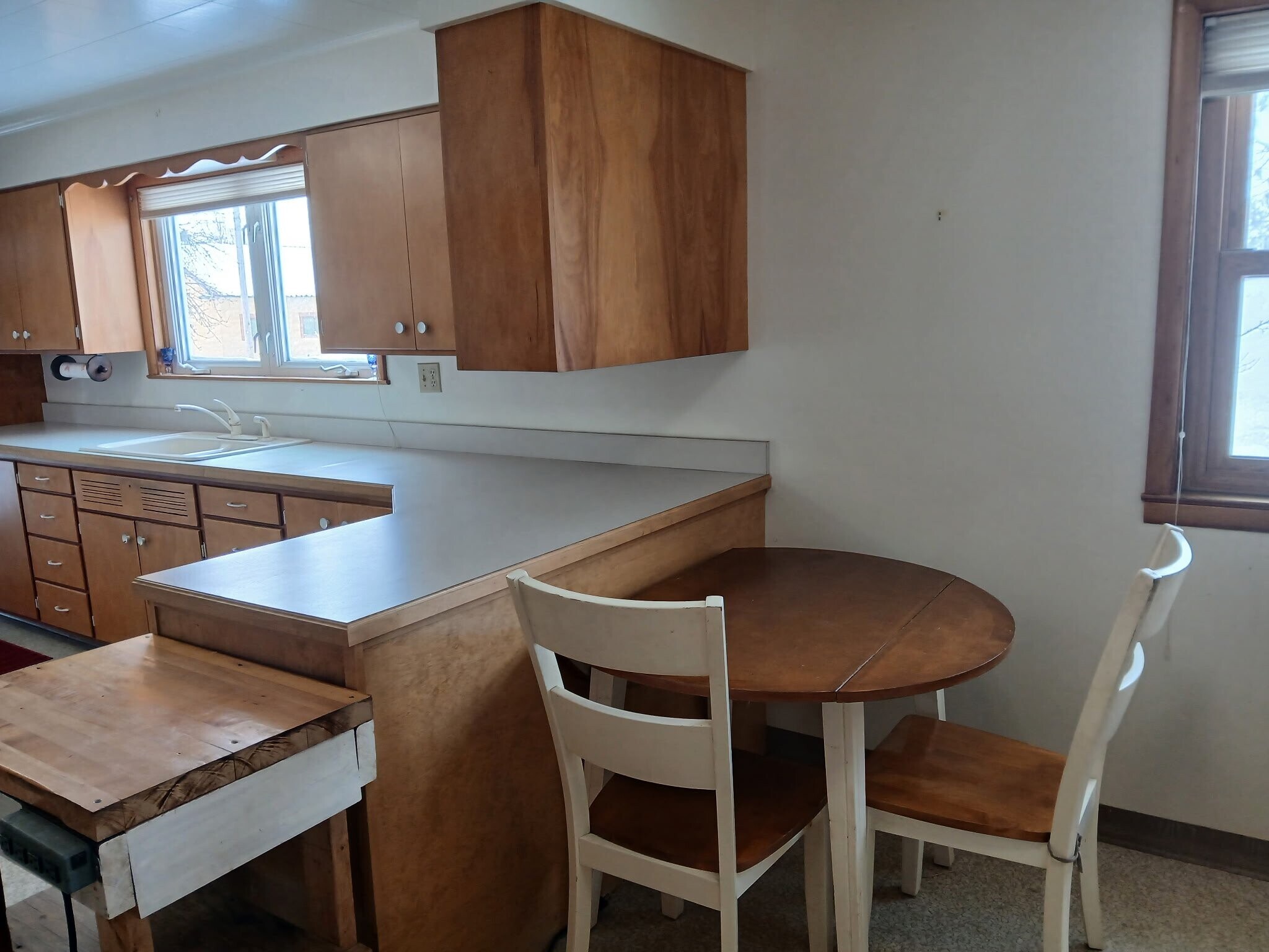 Building Photo - 321 W Mcmillan Ave