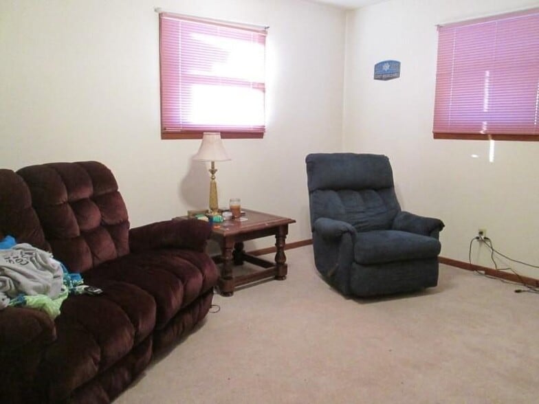 Building Photo - 5988 State Rd 80