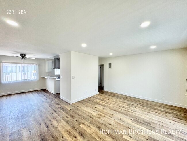 Building Photo - 12631 Vanowen St