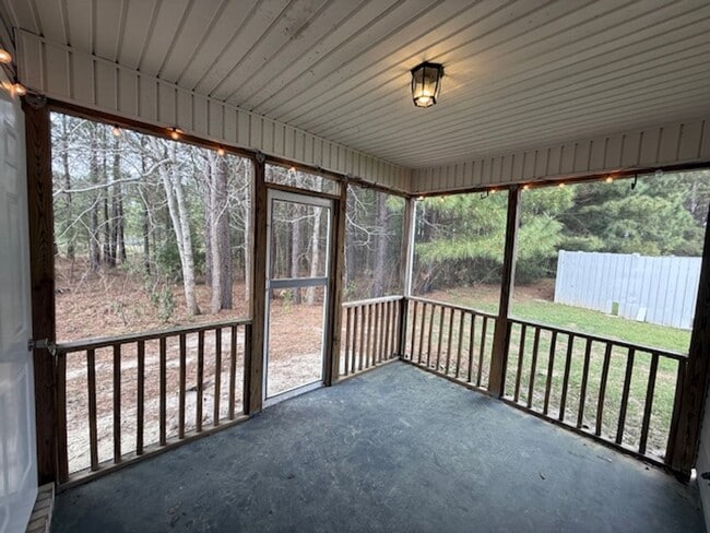 Building Photo - Carolina Forrest! 3 Bedroom / 3 Bath. Pet Friendly.