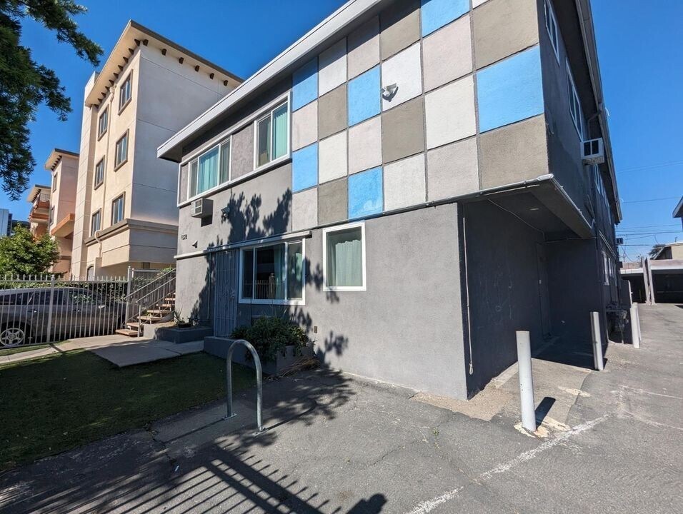 Building Photo - 1328 Gordon St