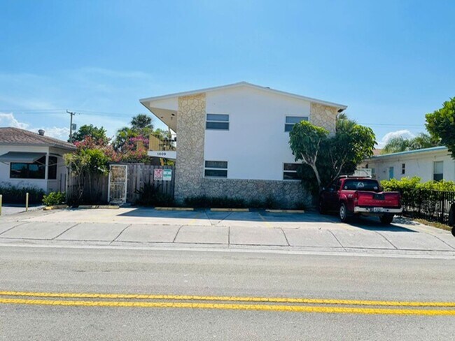 Interior Photo - 1609 S Federal Hwy Lake Worth, FL 33460