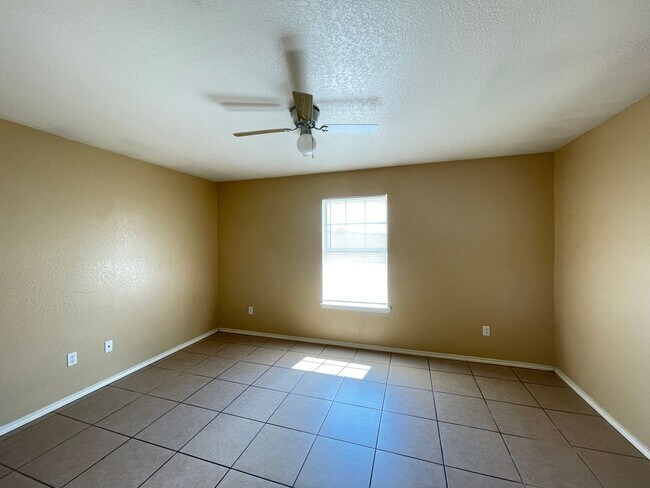 Building Photo - 2507 Westwood Dr