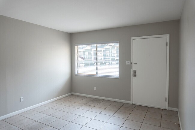 Building Photo - 414 Hayden Rd