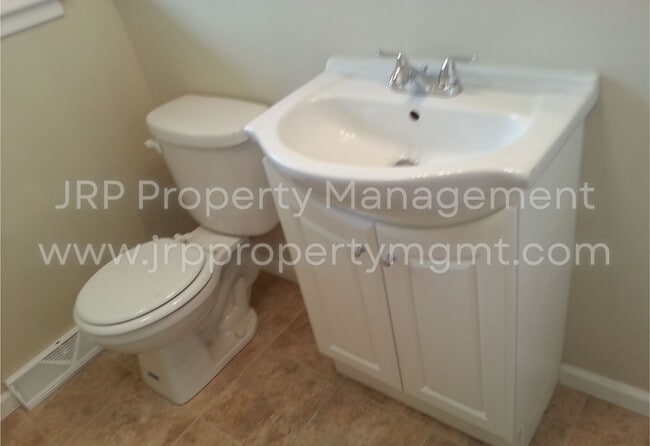 Building Photo - 3609 Greenbriar Dr