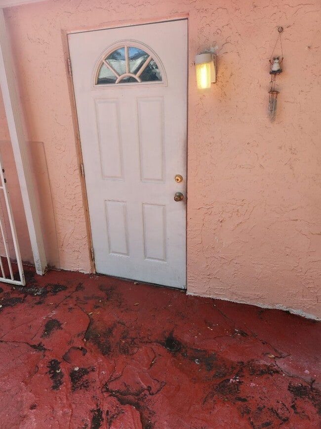 Building Photo - 5701 SW 107th Ave