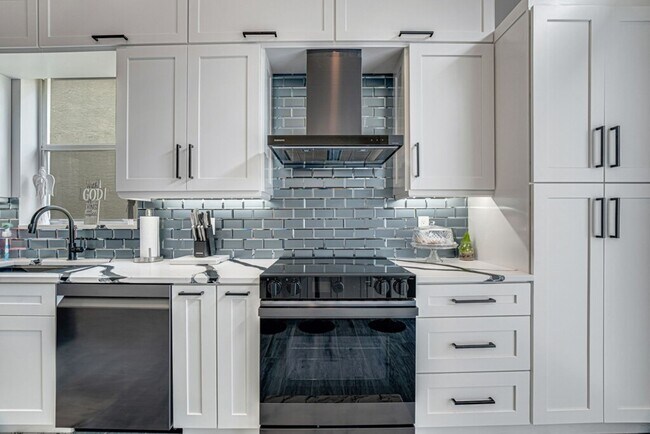 Building Photo - Spacious 3-Bedroom with 3 Full Baths in Royal Palm Beach!