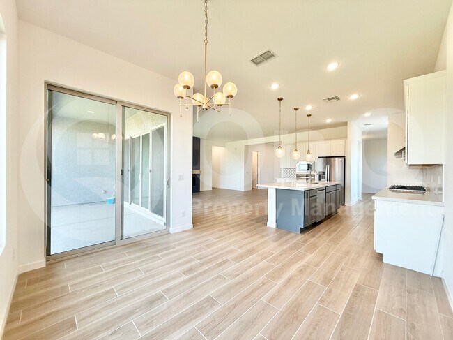 Building Photo - 22604 E Lords Wy