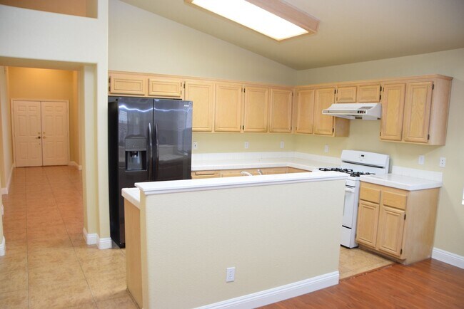 Building Photo - SPRING VALLEY 1 STORY HOME