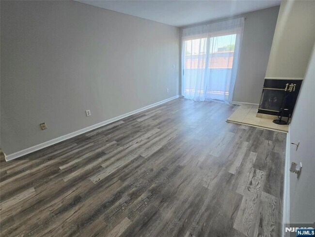 Building Photo - 105 State St